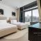 Luxurious 2BR with Waterfront and Burj Khalifa View - 迪拜