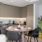 Luxurious 2BR with Waterfront and Burj Khalifa View - 迪拜