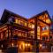 Lush Mountain Accommodations - Golden