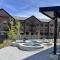 Mayflower Lakeside 301-45 by Moose Management - 希伯城