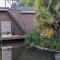 Tamanzi Taggs-floating home on idyllic island - Hampton