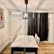 Modern Vac Home, private Hot tub, close to airport