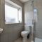 New Colourful & Spacious 2 Bedroom Apartment in Central Birmingham with Free Wifi, Parking and Keyless Access