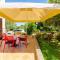 Apartments Pharos