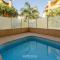 Casa em condo com piscina, a 300m da praia ALI024