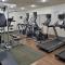Holiday Inn Express & Suites Farmington Bloomfield by IHG
