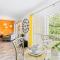 Shiny oasis with lake view - Sarasota