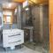 Les Chalets dAdelphine & SPA