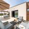 Villa with a heated pool and complete privacy - by TA Leut - Privlaka