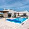 Villa with a heated pool and complete privacy - by TA Leut - Privlaka