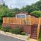 The Beehive -Stunning Views - Hot Tub - Romantic