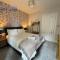 Cross Wynd Apartment