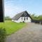 Beautiful Home In Spøttrup With Kitchen - Spottrup