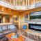 High Mountain Mist A Beautiful 4 Bedroom Cabin in Starr Crest Resort with hot tub and pool table - Севьервилл