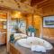 High Mountain Mist A Beautiful 4 Bedroom Cabin in Starr Crest Resort with hot tub and pool table - Севьервилл