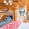 High Mountain Mist A Beautiful 4 Bedroom Cabin in Starr Crest Resort with hot tub and pool table - Севьервилл