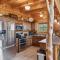 Escape to Honey Cabin for stunning mountain views, cozy comforts and a serene retreat - 赛维尔维尔