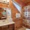 Escape to Honey Cabin for stunning mountain views, cozy comforts and a serene retreat - 赛维尔维尔