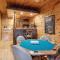 Escape to Honey Cabin for stunning mountain views, cozy comforts and a serene retreat - 赛维尔维尔