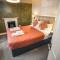 Rooms at the Apple Pie