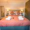Rooms at the Apple Pie