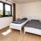 Sunny Apartment With Free Parking - 兹沃伦