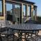 Lane End Cottage Holmfirth - Panoramic Views, Modernised with offroad parking