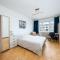 Sleeps 10 City Center Penthouse op US Embassy