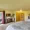 Bigfork Condo with Hot Tub Access, By Lake! - 比格福克