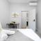 Prime Double Room - AC - Seconds to Central CBD - Near UTS& USYD& Darling Harbour& High Rated Restaurants - Shared Bathroom