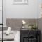 Prime Double Room - AC - Seconds to Central CBD - Near UTS& USYD& Darling Harbour& High Rated Restaurants - Shared Bathroom