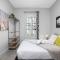 Prime Double Room - AC - Seconds to Central CBD - Near UTS& USYD& Darling Harbour& High Rated Restaurants - Shared Bathroom