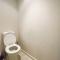 GW24-1 BATH 2 BR at The Glen with FREE Parking and Balcony