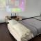 2-4 pax Studio with Private Karaoke, Private BBQ, Pool & GYM - 吉隆坡
