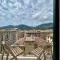 Fancy apartment bright with city and mountain view on an ancient staircase 5 mins to the station with 2 balcony with amazing city view - La Spezia