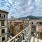 Fancy apartment bright with city and mountain view on an ancient staircase 5 mins to the station with 2 balcony with amazing city view - La Spezia