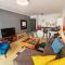 Beach Hut Empire Apartment