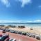 Beach Hut Empire Apartment