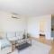 Stylish 2BD Apt in the Centre 10 minutes away from the Beach - توريمولينوس
