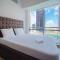 Stunning skyline- lake view modern cozy apartment