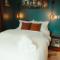 Historic Renovated 2BD - Overlooking Downtown