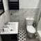 Midsummer - PE1 - Contractor Friendly - Choice of Studios or 1 Bed Apartments - Free Parking - Sofa Beds - Sky TV - Full Kitchen - Washer Dryer - WiFi
