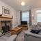 Sleeps 5 - 3 Bedrooms - walk to the square hosted Happy Valley cast