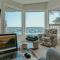 Historic Bay Front! Views of the Marina! Walk to Everything! Unit 1 - نيوبورت