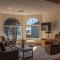 Historic Bay Front! Views of the Marina! Walk to Everything! Unit 1 - نيوبورت