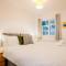 Host & Stay - Croydon Road Apartments