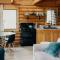 Fun Alaska Log Cabin on Wooded Property! - واسيلا