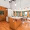 Log cabin oasis with spectacular views & stargazing