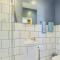 Seaside Cottage, Moments from Rydes Golden Sands, Sleeps 4
