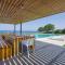 Liam Beach Front Luxury Villa with 100m2 infinity pool - Fánai